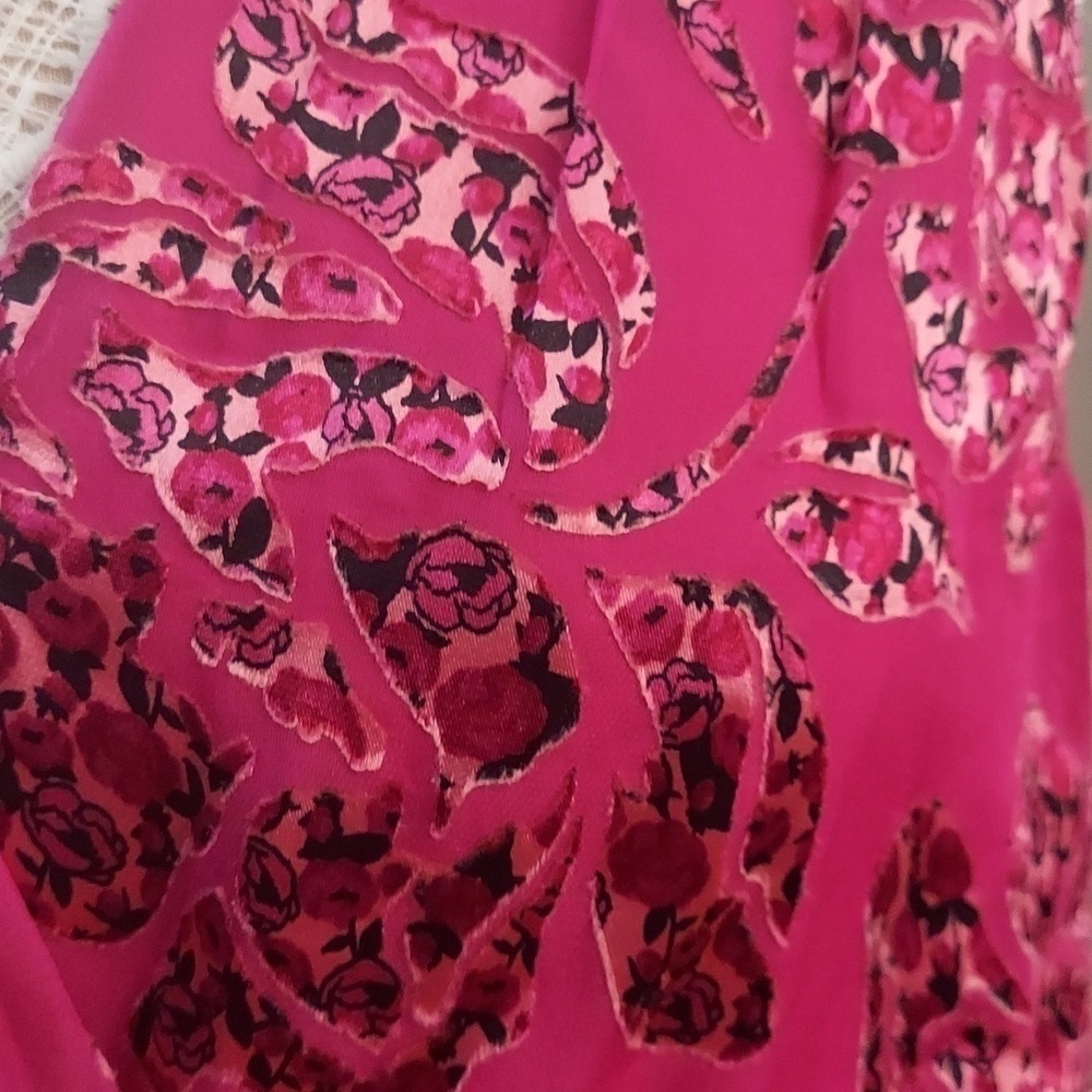 WHITE HOUSE BLACK MARKET Fuschia Sleeveless Faux Wrap Silk Floral Pullover Top S - Picture 3 of 12